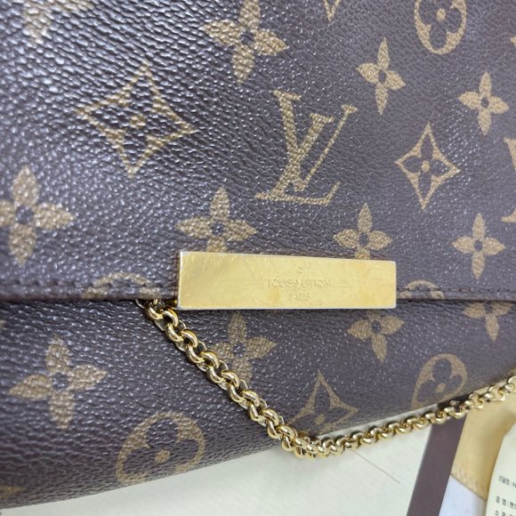 LOUIS VUITTON Favorite MM Crossbody Bag - Picture 4 of 10